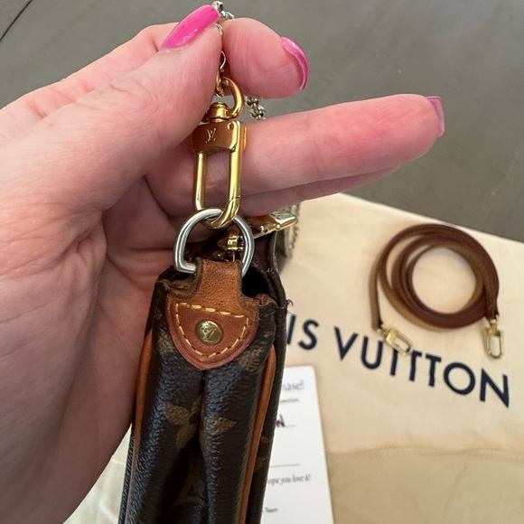 Louis Vuitton Eva in Classic Monogram - Picture 8 of 15